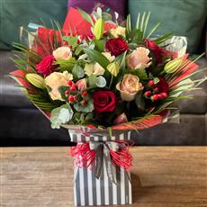 SIGNATURE ROSE AND LILY