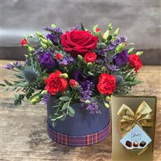 AE FOND KISS WITH CHOCOLATES 