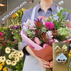 FLORIST CHOICE BOUQUET WITH CHOCOLATES 