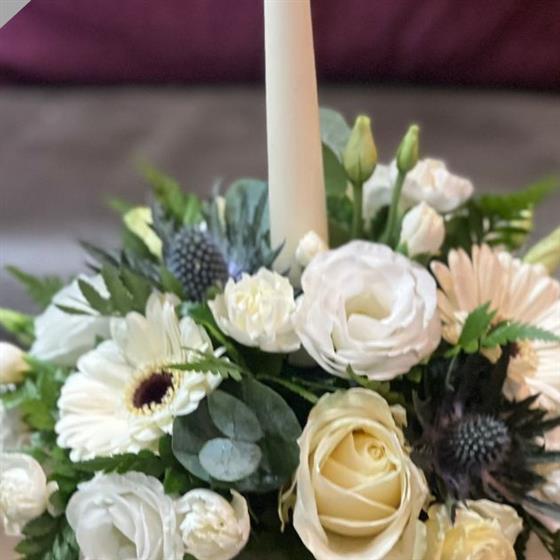 Winter Table Arrangment